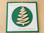 Weihnachtskarte mit Holzbaum-Anhänger – Bild 5